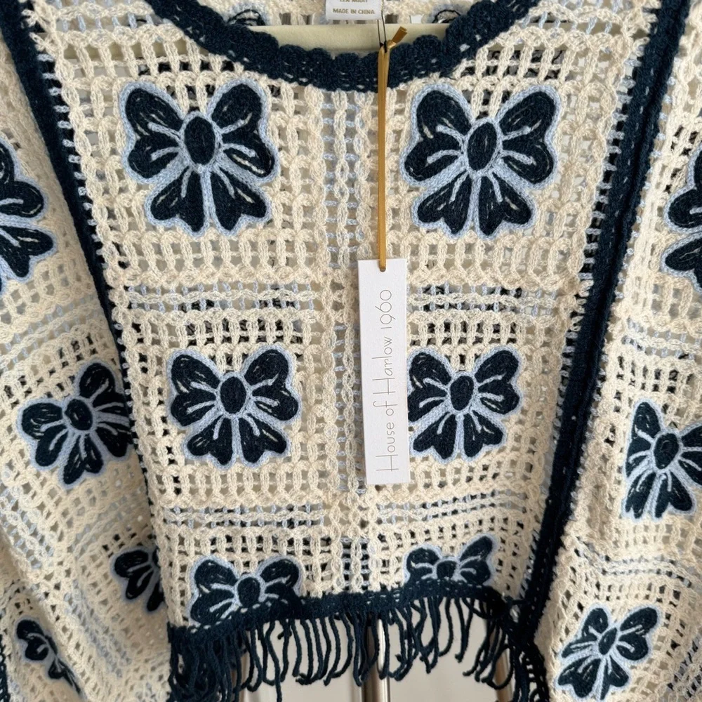 NWT House of Harlow 1960 Bow Navy and Cream Crochet Boho Poncho Coverup